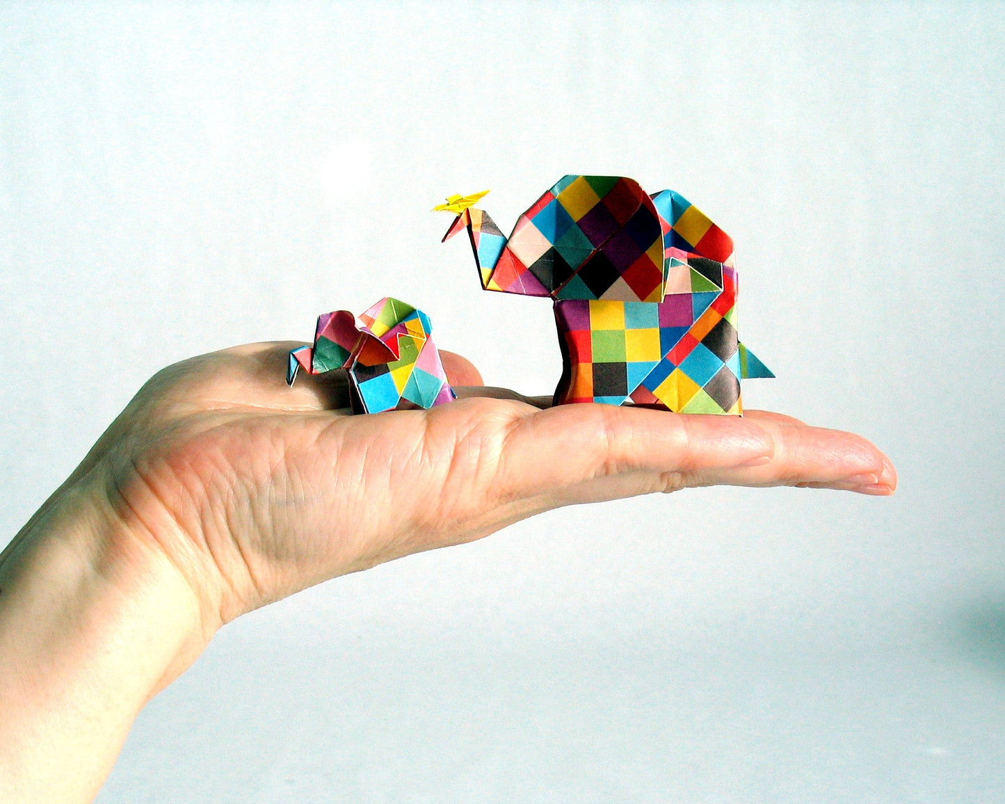 Origami Elephant, Origami Decoration, Paper Sculpture, Elephant Decoration, Origami 3d Model, Origami Finished, Yellow Butterfly