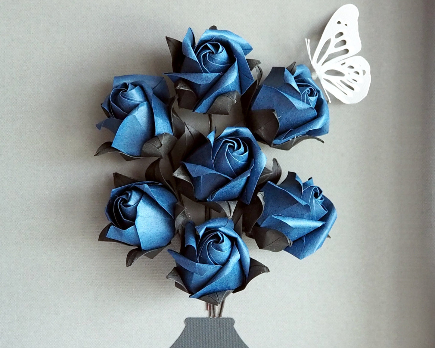 Personalized Deep Navy Rose Bouquet Wall Art – Elegant Gift for Birthdays & Special Occasions