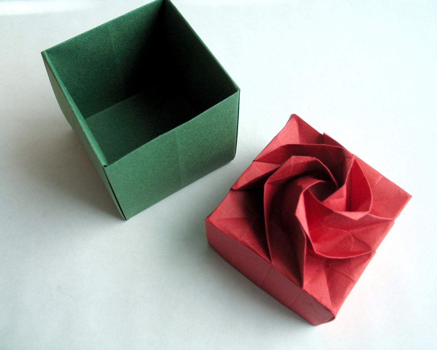 Origami Rose Gift Box: Handmade Japanese Paper Floral Decor