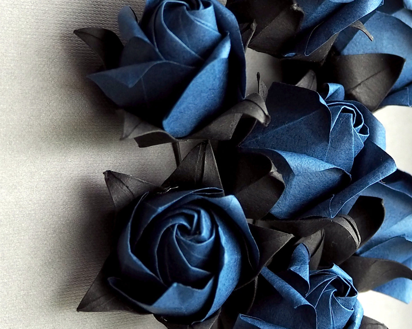 Personalized Deep Navy Rose Bouquet Wall Art – Elegant Gift for Birthdays & Special Occasions