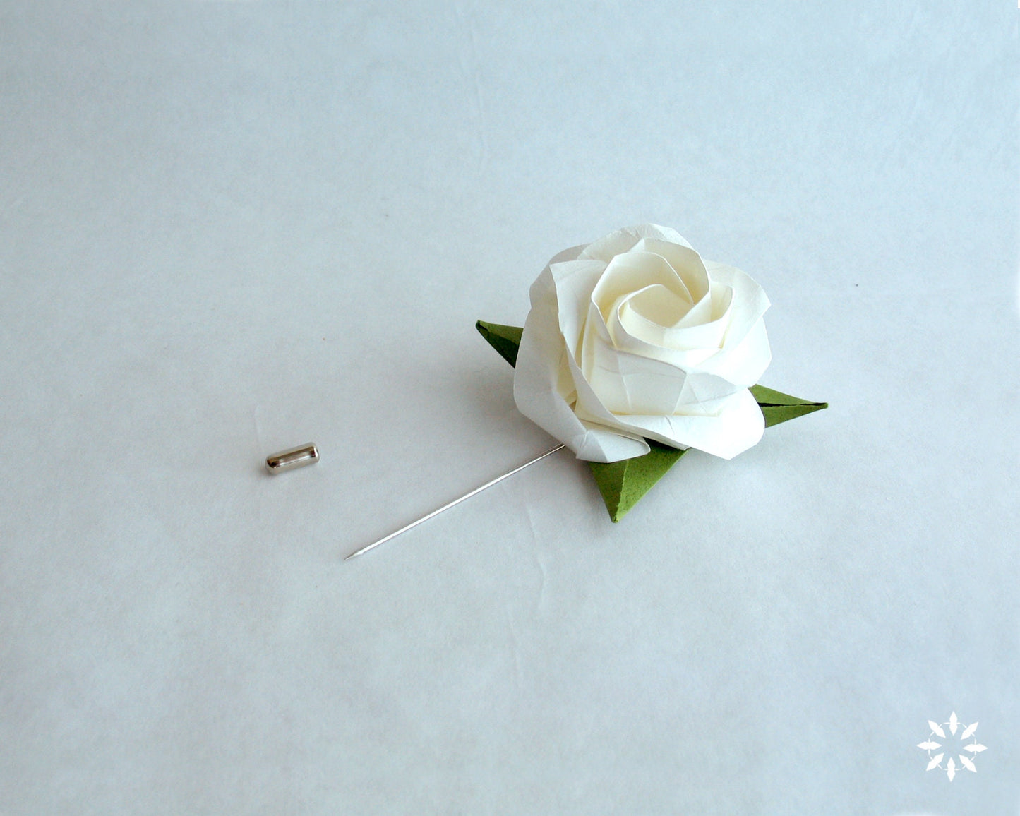 Lapel Pin with Origami Paper Rose, wedding Boutonniere, Wedding Groom Pin, Suite Tie, Floral Lapel Pin, Floral Brooches, Hat Scarf Badge